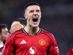 Skrytý odkaz Benjamina Seska Michaelovi Carrickovi na oslave Man Utd vs Everton LIVERPOOL, ANGLICKO - 23. FEBRUÁRA: Benjamin Sesko z Manchestru United oslavuje po strelení gólu na 0:1 počas zápasu Premier League medzi Evertonom a Manchestrom United na štadióne Hill Dickinson 23. februára 2026 v Liverpoole v Spojenom kráľovstve. (Foto: Robbie Jay Barratt - AMA/Getty Images)