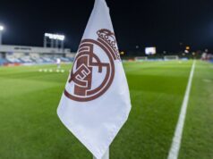 Skutočný madridský nasledovník „zachytený pri nacistických pozdravoch“ v obleku Organizácie šampiónov|Futbal|Športová aktivita Skutočný madridský nasledovník „zachytený pri nacistických pozdravoch“ v obleku Organizácie šampiónov|Futbal|Športová aktivita