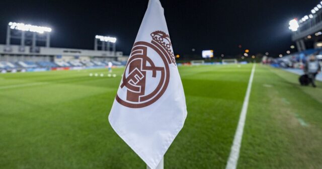 Skutočný madridský nasledovník „zachytený pri nacistických pozdravoch“ v obleku Organizácie šampiónov|Futbal|Športová aktivita 
