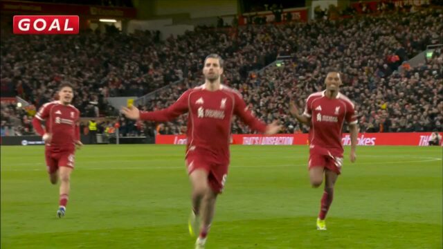 Sledujte: Dominik Szoboszlai rozohral poburujúci priamy kop z 30 yardov na bránku súpera sezóny proti Man City
