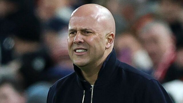 Slot si zaslúži pochvalu za tvrdý, ale férový postoj pravého obrancu Liverpoolu, keďže Calvinov pokles bol opäť opodstatnený
