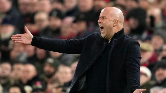 Slot „požaduje“ dva podpisy Liverpoolu pred termínom; má pocit, že „ho zavesili na sucho“
