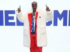 Snoop Dogg a Swansea – príbeh o najnepravdepodobnejšom spojení futbalu Martha Stewart v námorníckom mikine USA a Snoop Dogg v bielej americkej teplákovej súprave s náhlavnými súpravami pri vysielaní zo zimných olympijských hier