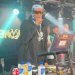 Snoop Dogg urobil v pondelok večer prekvapenie pre zamestnancov Au Vodka v ich sídle