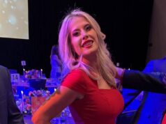 Som majiteľ baru… a jedno rozhodnutie v polčase Super Bowl zmenilo môj život na nočnú moru Danielle Jurinsky hovorí, že sa len snažila dať svojim zákazníkom to, čo chceli, keď v nedeľu zapla All-American Halftime Show TPUSA v JJ's Place v Aurore v Colorade.