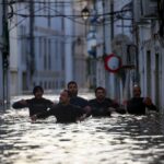 Španielsko a Portugalsko sa pripravujú na novú búrku po záplavách, ktoré zabili 2 ľudí, vysídlili 11 000 ľudí | Environment News