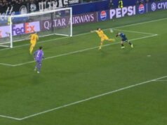 Spojenie s organizáciou šampiónov sa skončilo nepokojom s 3 červenými kartami a krvou z hlavy celebrity|Futbal|Športová aktivita Spojenie s organizáciou šampiónov sa skončilo nepokojom s 3 červenými kartami a krvou z hlavy celebrity|Futbal|Športová aktivita