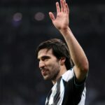 Sandro Tonali z Newcastle United FC (8) príde na zápas Premier League medzi Newcastle United FC a Tottenham Hotspur FC v St James' Park 01. septembra 2024 v Newcastle upon Tyne v Anglicku.