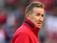 Správy MLB: Arte Moreno hovorí, že víťazstvo pre fanúšikov Angels „nie je v top päťke“. Správy MLB: Arte Moreno hovorí, že víťazstvo pre fanúšikov Angels „nie je v top päťke“.