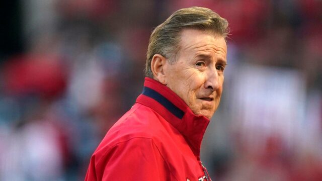 Správy MLB: Arte Moreno hovorí, že víťazstvo pre fanúšikov Angels Správy MLB: Arte Moreno hovorí, že víťazstvo pre fanúšikov Angels „nie je v top päťke“.