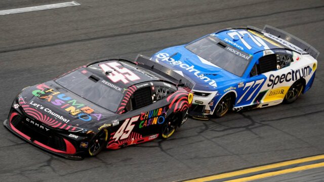 Správy NASCAR: Jazdec Michaela Jordana vyhral Daytonu 500 Správy NASCAR: Jazdec Michaela Jordana vyhral Daytonu 500