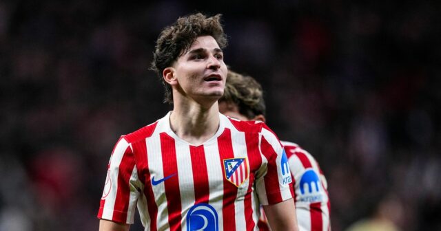 Julian Alvarez oslavuje gól za Atlético Madrid