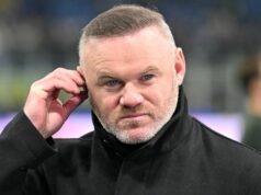 Správy z Arsenalu: Wayne Rooney spochybňuje Eberechiho Ezeho, keď Mikel Arteta priznáva, že naštval hviezdu Gunners Eberechi Eze z Arsenalu oslavuje po strelení gólu na 0:1 počas zápasu Premier League medzi Tottenhamom Hotspur a Arsenalom na štadióne Tottenham Hotspur 22. februára 2026 v Londýne v Anglicku.