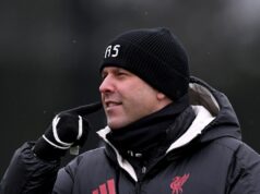 Správy z Liverpoolu: 15-ročný zázračný chlapec trénuje s prvým tímom, pričom bol potvrdený balík 2,8 milióna libier Arne Slot počas tréningu Liverpoolu