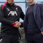 Manažér Liverpoolu Arne Slot sa pozerá pred fázou MD8 zápasu Ligy majstrov UEFA 2025/26 medzi Liverpool FC a Qarabag FK na Anfielde 28. januára 2026 v Liverpoole v Anglicku.