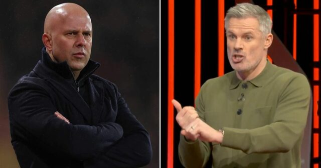 Jamie Carragher sa na to pozerá so založenými rukami