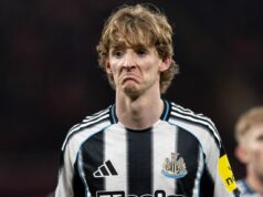 Správy z Liverpoolu: Reds sú „predskokani“ pre Anthonyho Gordona, pretože „hviezda odmieta novú zmluvu“ Anthony Gordon