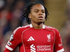 Správy z Liverpoolu: Rio Ngumoha odpovedá na správu Arneho Slotu v užšom výbere, ktorý nahradí krídelníka Liverpoolsky mladík Rio Ngumoha urobil dojem na The Reds, keď dostal túto sezónu príležitosť.