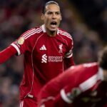 Virgil van Dijk z Liverpoolu dáva pokyny počas zápasu Premier League medzi Liverpoolom a Manchestrom City na Anfielde 8. februára 2026.