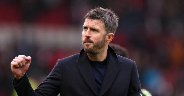 Michael Carrick oslavuje víťazstvo Manchestru United proti Spurs