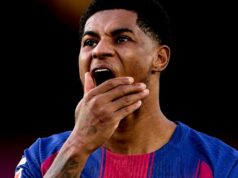 Správy z Man Utd: Prestup Marcusa Rashforda do Barcelony „hrozí“ ako hviezda blízko návratu Michael Carrick, hlavný tréner Manchestru United, uznáva Harryho Maguirea z Manchestru United po zápase Premier League medzi Manchestrom United a Tottenhamom Hotspur.