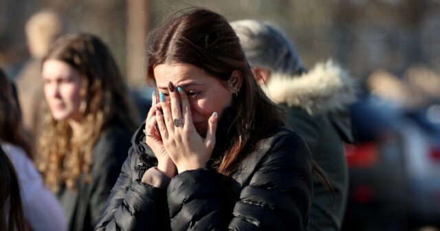 Streľba na Rhode Island: 2 zabití, 3 vážne zranení na klzisku Pawtucket | Gun Violence News
