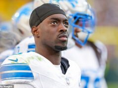 Sudca spája hviezdu NFL s údajnou ozbrojenou lúpežou a únosom, ktoré vykonal jeho „priateľ“ ako odveta za krádeže na ich Airbnb Hviezda Detroit Lions Terrion Arnold bola senzačne spájaná s odvetným sprisahaním