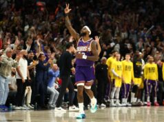 Súhrn NBA: Trojica v poslednej sekunde dáva Suns divoké víťazstvo nad Lakers NBA: Los Angeles Lakers v Phoenix Suns