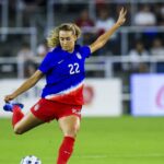 Summit sign Eva Gaetino z Paríža Saint-Germain