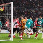 Virgil van Dijk strelil víťazný gól tesne po hodine, keď jeho hlavičku vyrazil Habib Diarra