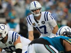 Superhviezda voľného agenta QB „rokuje o obrovskej novej zmluve“, keď jeho tím bojuje o jeho udržanie pre sezónu 2026 a neskôr Rozohrávač Daniel Jones a Indianapolis Colts rokujú o dlhodobej zmluve