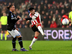 Súpiska USMNT World Cup: Tyler Adams, Ricardo Pepi späť v mixe; Bodová séria Folarina Baloguna Americký útočník Monaka č. 09 Folarin Balogun ovláda loptu počas prvého kola play-off Ligy majstrov UEFA vo futbalovom zápase medzi AS Monaco a Paris Saint-Germain na Stade Louis II v Monackom kniežatstve 17. februára 2026. (Foto: Valery HACHE / AFP cez Getty Images)