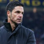 Švédsky politik objasňuje komentáre „Spursy“ „neznamená to, že som fanúšikom Arsenalu“