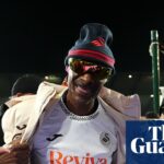 Swansea sa pred výkopom klania spolumajiteľovi Snoop Doggovi s čestnou strážou | Mesto Swansea
