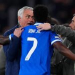 Symbol Guy Utd Rio Ferdinand chráni Josého Mourinha pred bigotným tornádom Vini Jr|Futbal|Športová aktivita