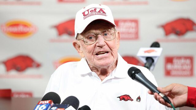 Syn Lou Holtz zdieľa aktualizáciu zdravia
