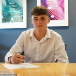 Marcus Neill (na obrázku) svojimi výkonmi v Anglicku zaujal mnohých