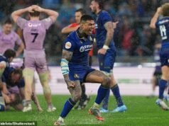 TALIANSKO 18 ŠKÓTSKO 15: Nedbalých Škótov spláchne rímsky monzún… a teraz sa ich ambície šiestich národov tiahnu len tak ďaleko, že sa vyhnú drevenej lyžičke Monty Ioane oslavuje, keď zaznie záverečný hvizd v významný deň otvorenia pre Taliansko