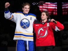 Tage Thompson reaguje na kritiku MAGA klobúka po olympijskom zlate Tage Thompson reaguje na kritiku MAGA klobúka po olympijskom zlate