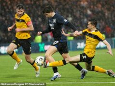 Tento súboj o titul škótskej Premiership je príliš blízko, ale jedno je isté… kto prehrá, bude viniť rozhodcov Rangers cítili, že si zaslúžia faul za výzvu Cammy Kerr na Mikeyho Moora