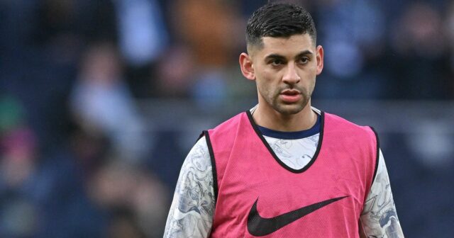 Kapitán Tottenhamu Hotspur Cristian Romero sa tento týždeň opäť objavil v titulkoch