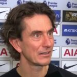 LONDÝN, ANGLICKO - 10. FEBRUÁRA: Sklíčený manažér Tottenhamu Hotspur Thomas Frank počas zápasu Premier League medzi Tottenhamom Hotspur a Newcastle United na štadióne Tottenham Hotspur 10. februára 2026 v Londýne v Spojenom kráľovstve. (Foto: Shaun Brooks – CameraSport cez Getty Images)