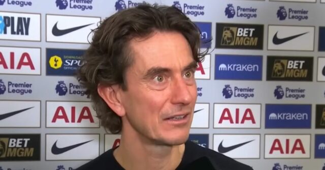 LONDÝN, ANGLICKO - 10. FEBRUÁRA: Sklíčený manažér Tottenhamu Hotspur Thomas Frank počas zápasu Premier League medzi Tottenhamom Hotspur a Newcastle United na štadióne Tottenham Hotspur 10. februára 2026 v Londýne v Spojenom kráľovstve. (Foto: Shaun Brooks – CameraSport cez Getty Images)