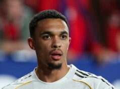 Thomas Tuchel po „bizarných“ komentároch povedal, aby Trenta Alexandra-Arnolda „vyhodili“. Trent Alexander-Arnold