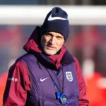 Thomas Tuchel sa pozerá