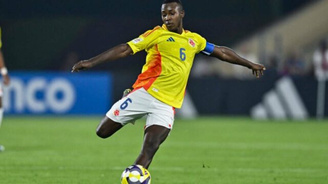 Tím Teen Man Utd, ktorý získal Cristiana Orozca, urobil prvý Tím Teen Man Utd, ktorý získal Cristiana Orozca, urobil prvý krok, keď debutoval vo Fortaleze vo veku 17 rokov