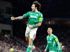 Tonali trvá na tom, že vzťah Newcastlu sa po objatí Howea „nenarušil“. Tonali trvá na tom, že vzťah Newcastlu sa po objatí Howea „nenarušil“.