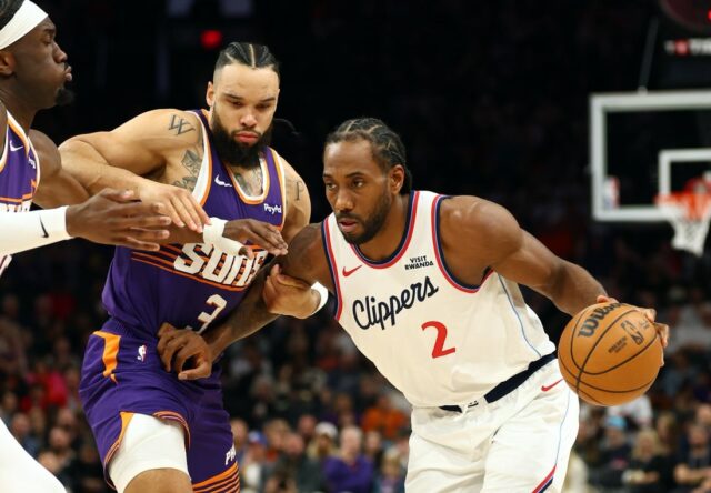 Torrid Clippers sa chopia náhleho nárastu Sixers NBA: Los Angeles Clippers vo Phoenixe Suns