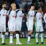 Tottenham Champions Organization losovanie bolesti hlavy ako demonštrátora všetko pripravené na dokončenie behu|Futbal|Športová aktivita