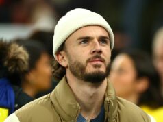 Tottenham dostal obrovskú podporu pre zranenie Jamesa Maddisona pred súbojom s Arsenalom, keď bol Igor Tudor čistý James Maddison z Tottenhamu Hotspur sa pozerá na zápas fázy MD6 Ligy majstrov UEFA 2025/26 medzi Tottenhamom Hotspur a SK Slavia Praha na štadióne Tottenham Hotspur 9. decembra 2025 v Londýne, Anglicko